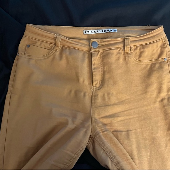Junior’s Tinseltown mid rise mustard jeggings in size 13 - Picture 5 of 10